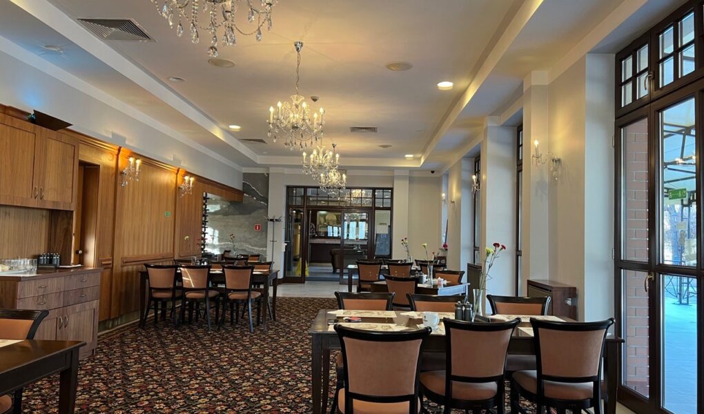 Sala na konferencję – jak wybrać idealną przestrzeń?