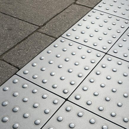 Jakie przewagi mają lekkie płyty drogowe nad tradycyjnym betonem?